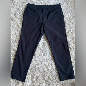 Lulu Lemon ABC Men’s Classic Fit Pants. Ankle Length. Size 32/27 Black